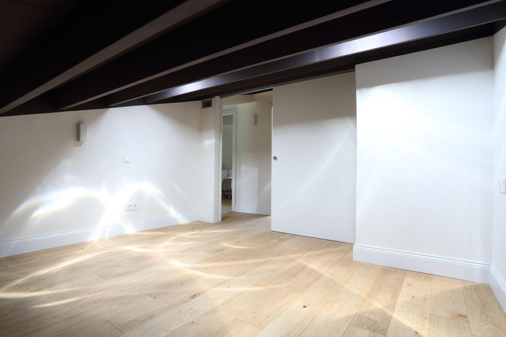 Apartaments Placa Del VI Жирона Экстерьер фото