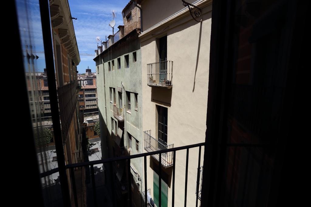 Apartaments Placa Del VI Жирона Экстерьер фото